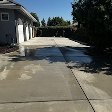 House-cleaning-concrete-cleaning-solar-cleaning-in-Visalia-ca-93291 1