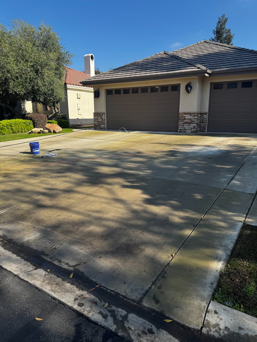 House washing, window washing and concrete cleaning 