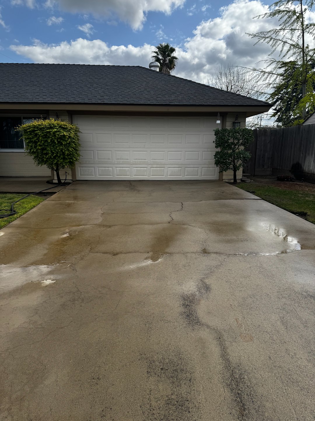 Kingsburg Sparkle! Driveway & Patio Transformation. Driveway cleaning