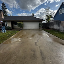Kingsburg-Sparkle-Driveway-Patio-Transformation-Driveway-cleaning 5
